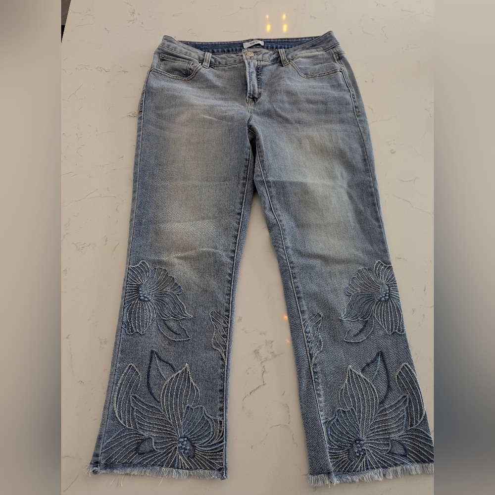 Kensie Denim Ankle Jeans with Blue Floral Embroidery Design Size 10
